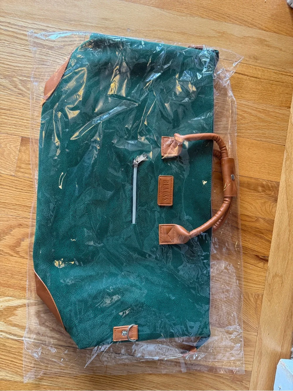 Stylish Green and Tan Men’s Duffel Bag